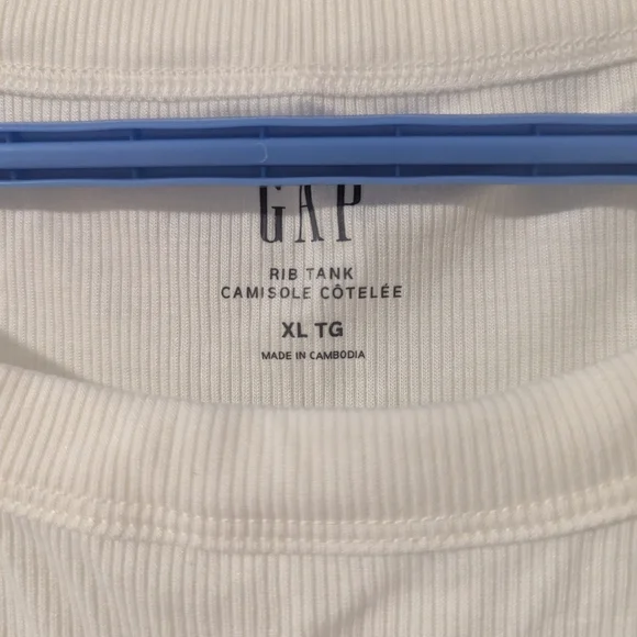 GAP Mini Rib Cropped Halter Tank Top NWT - Picture 2 of 3